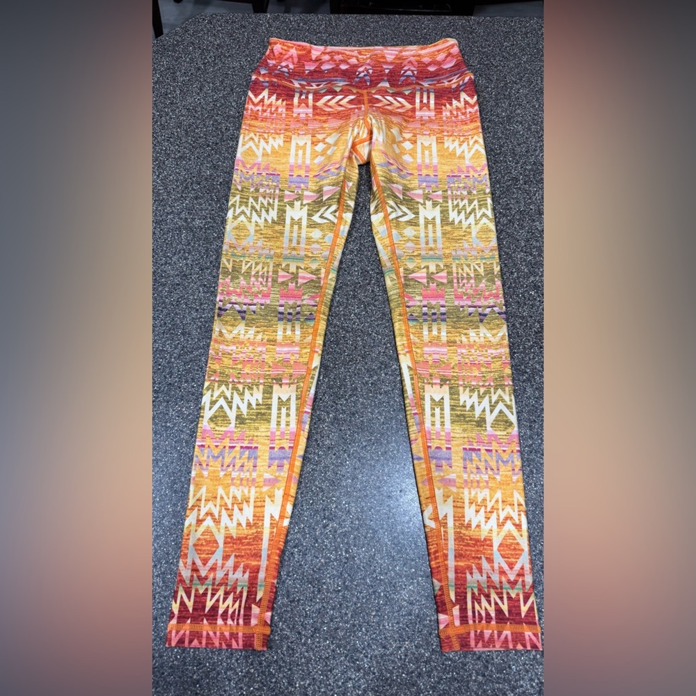 Bundle of Silverwind 2 Athletic Leggings & 2 Sports Bras Size Small